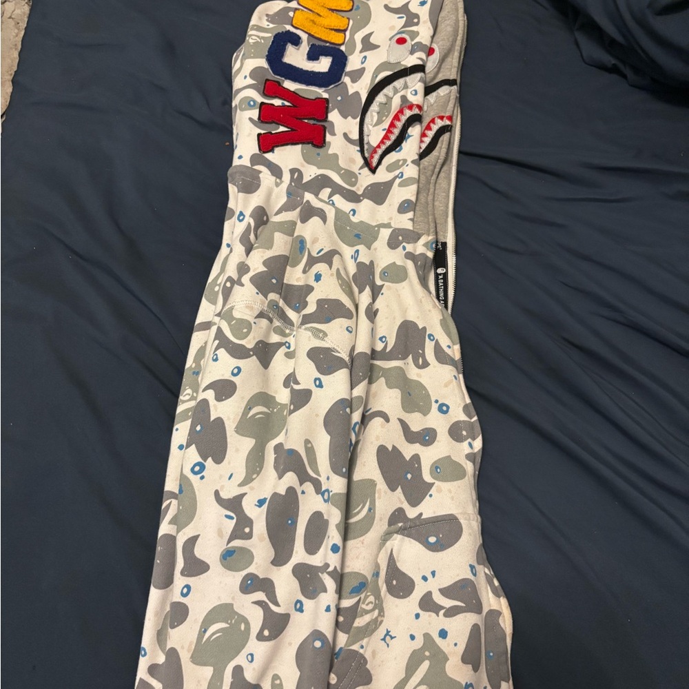 [Rare] Glow in the dark BAPE hoodie